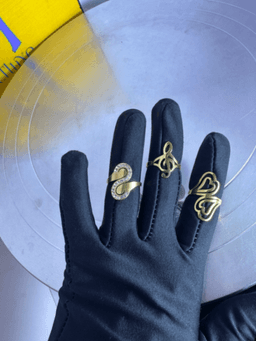 Knuckle rings